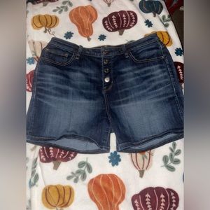 Denim shorts from buckle